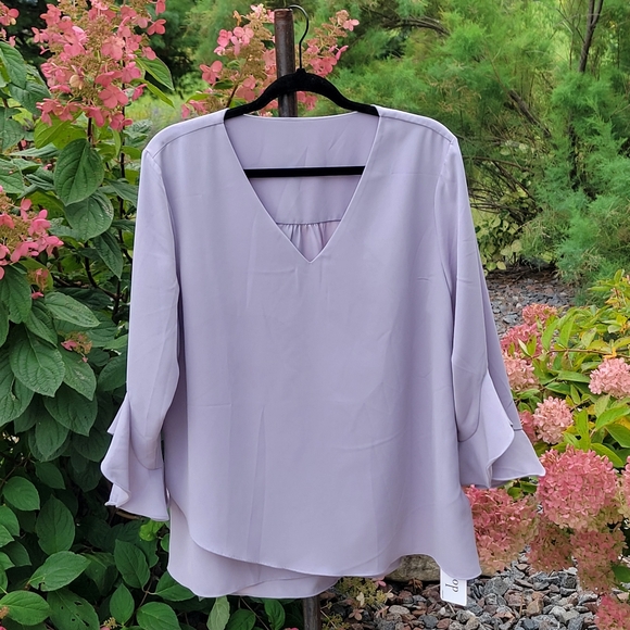 Chic Light Gray V-Neck Ruffle Blouse - Picture 7 of 7